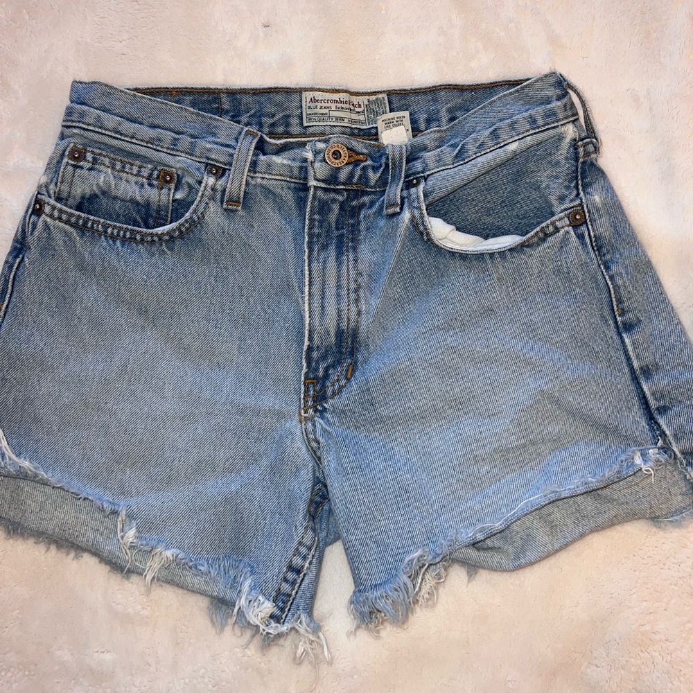 VINTAGE ABERCROMBIE AND FITCH SHORTS